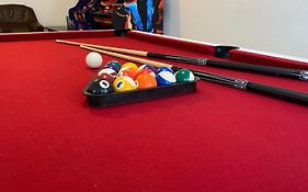 Riverside Stay At Stary Rynek - Billiards, Foosball And Arcade Games